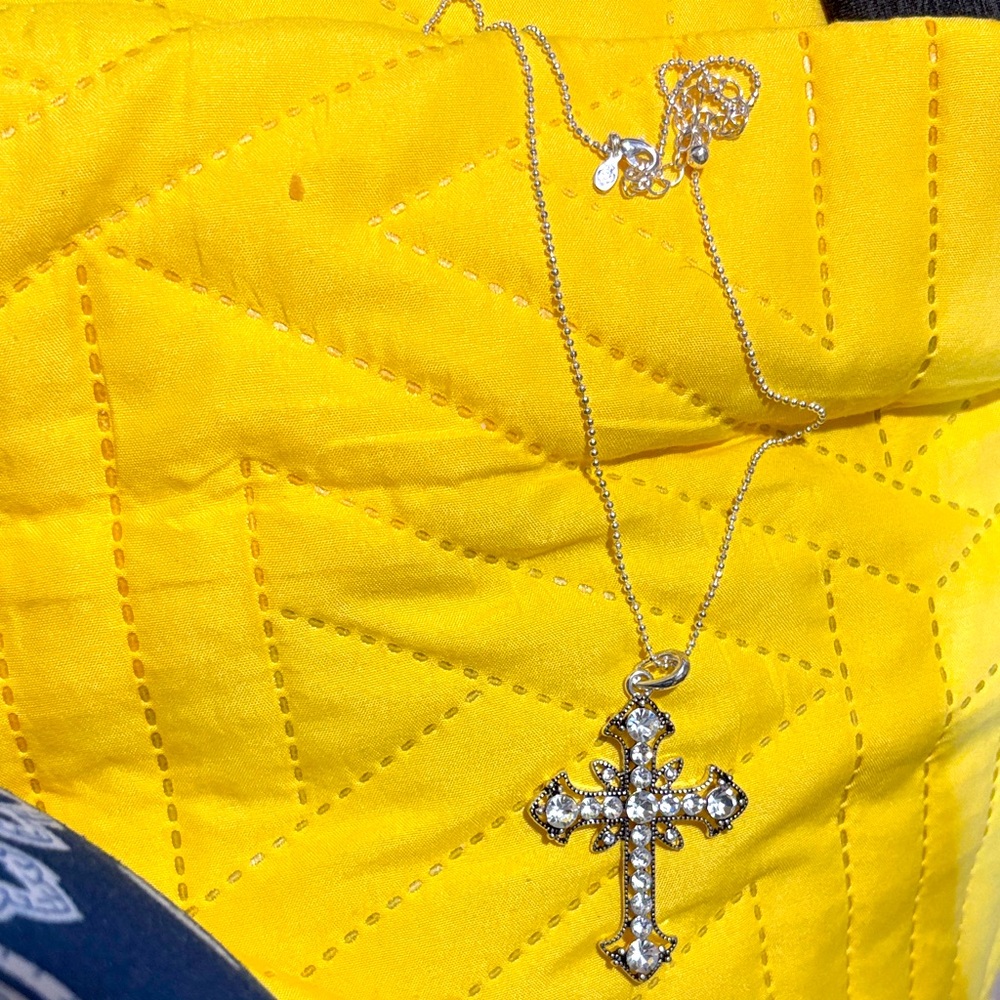 Rhinestone Cross Pendant Necklace - Silver Tone